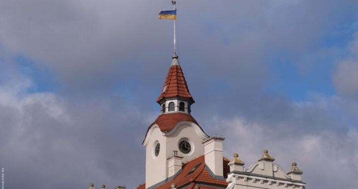 Flaga Ukrainy powiewa nad Działdowem